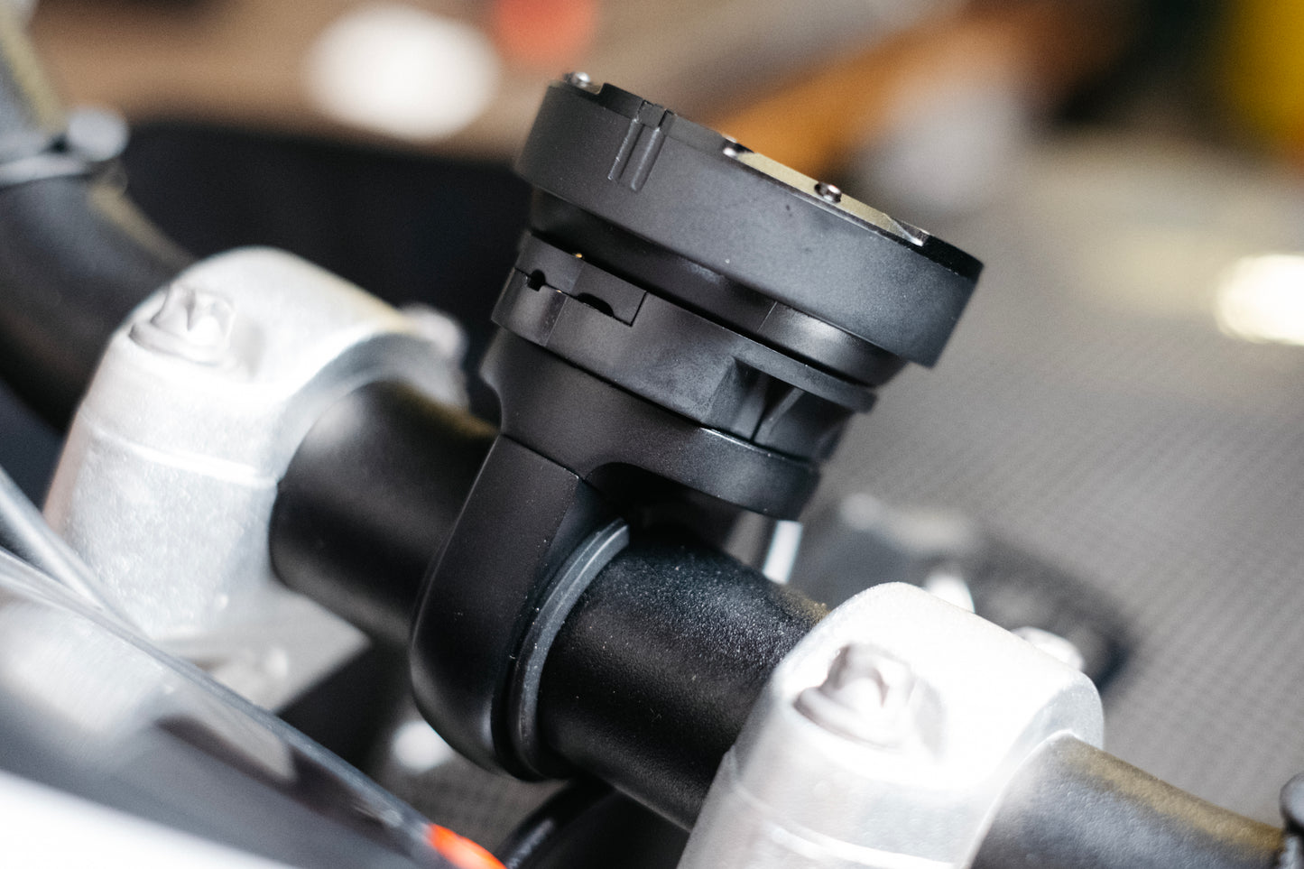 Moto II Powered Mount